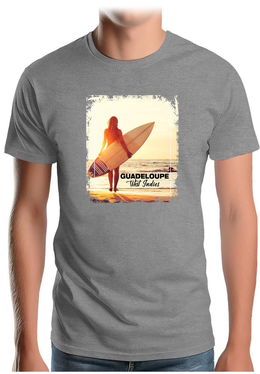 T-Shirt Homme Surf en Guadeloupe avec surfeuse