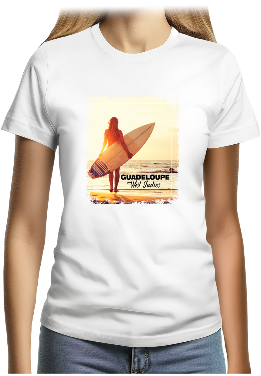 T-Shirt Femme Surf en Guadeloupe avec surfeuse