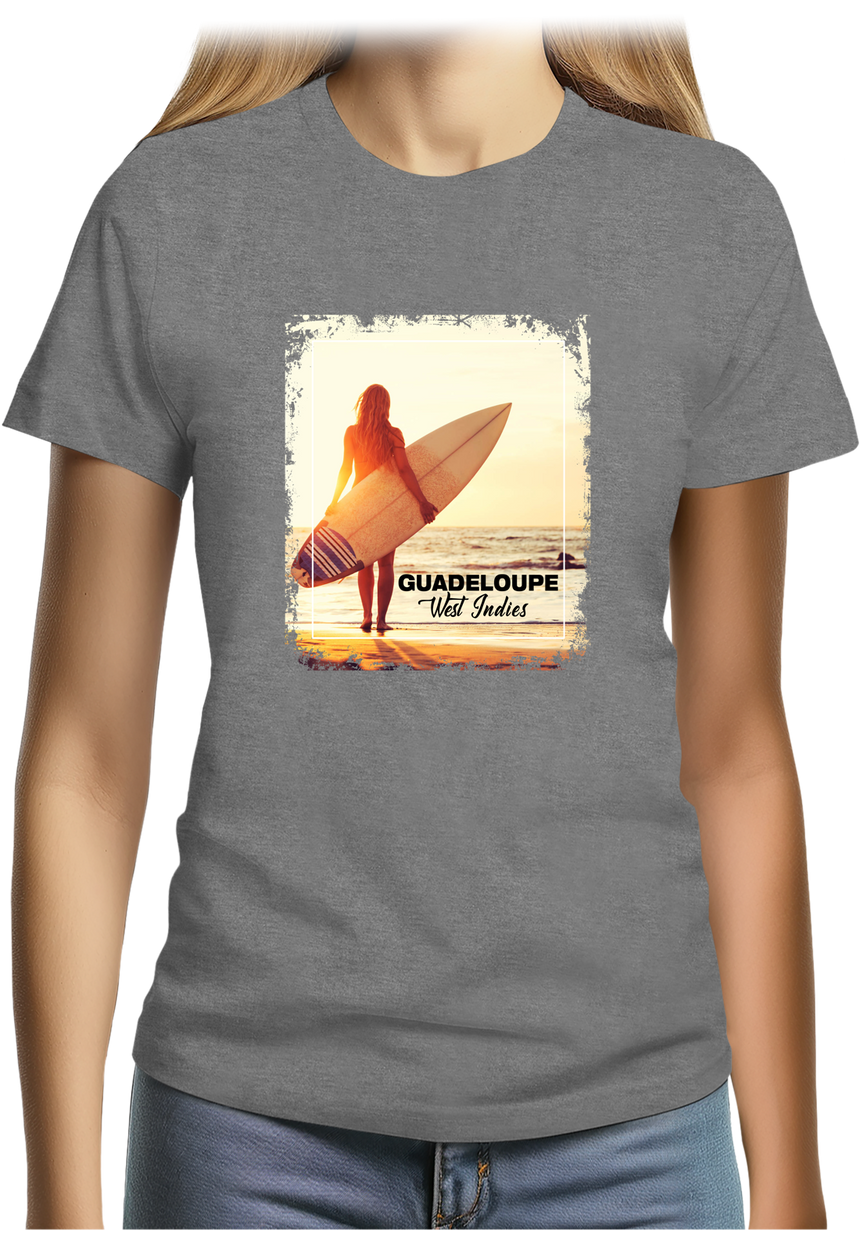 T-Shirt Femme Surf en Guadeloupe avec surfeuse
