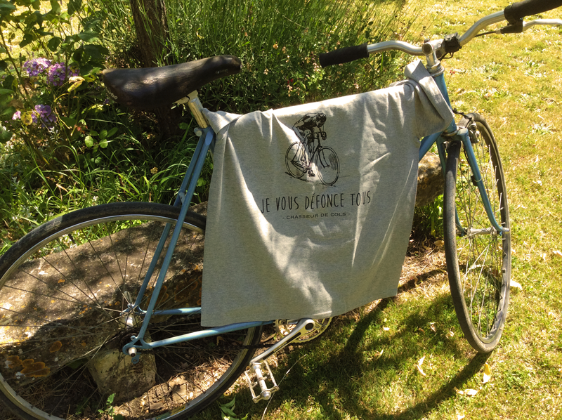 Le-t-shirt-et-la-bicyclette-bleue